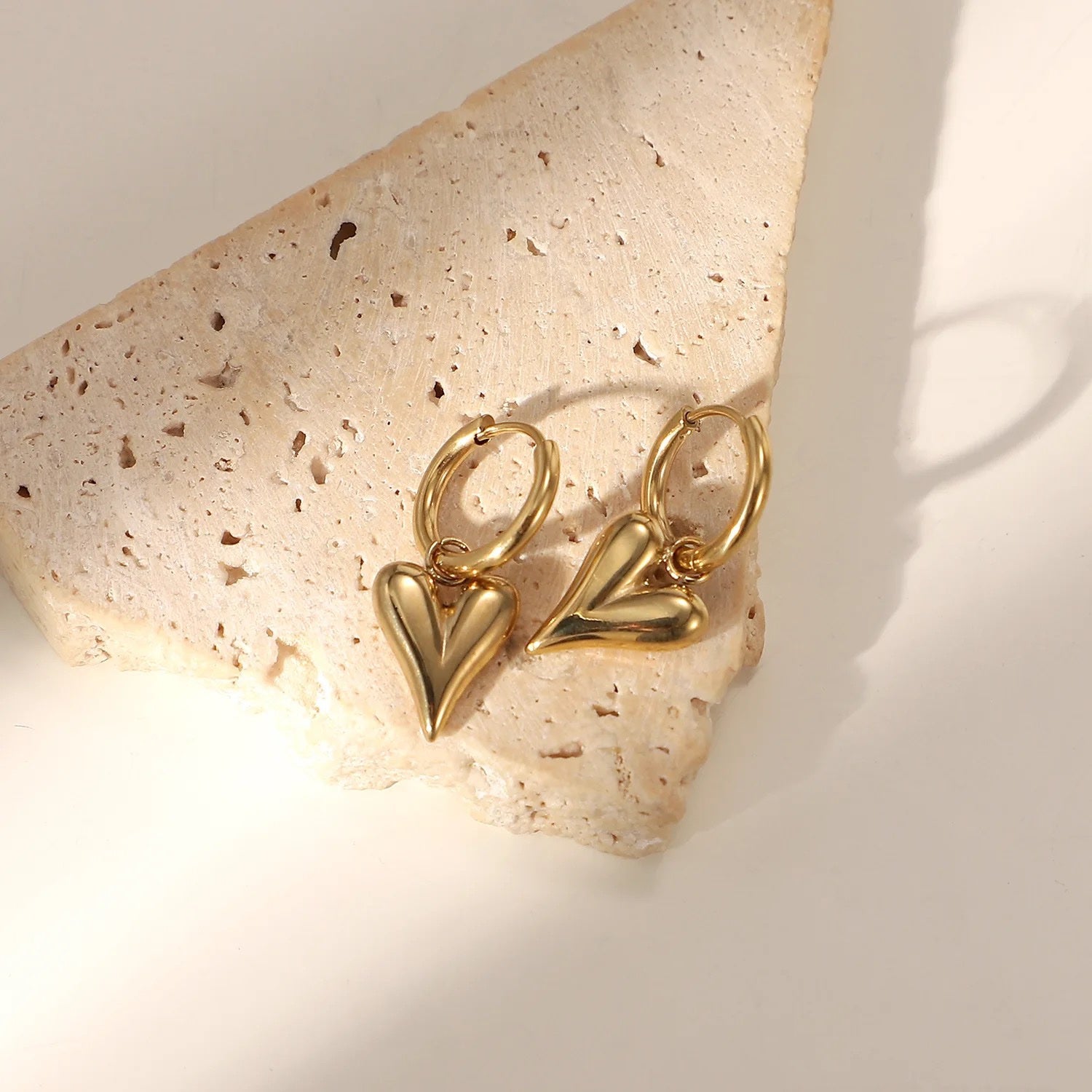 Amour Heart Gold Huggies