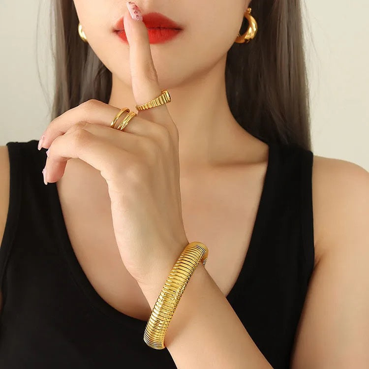 Bossy Lady Gold Bracelets