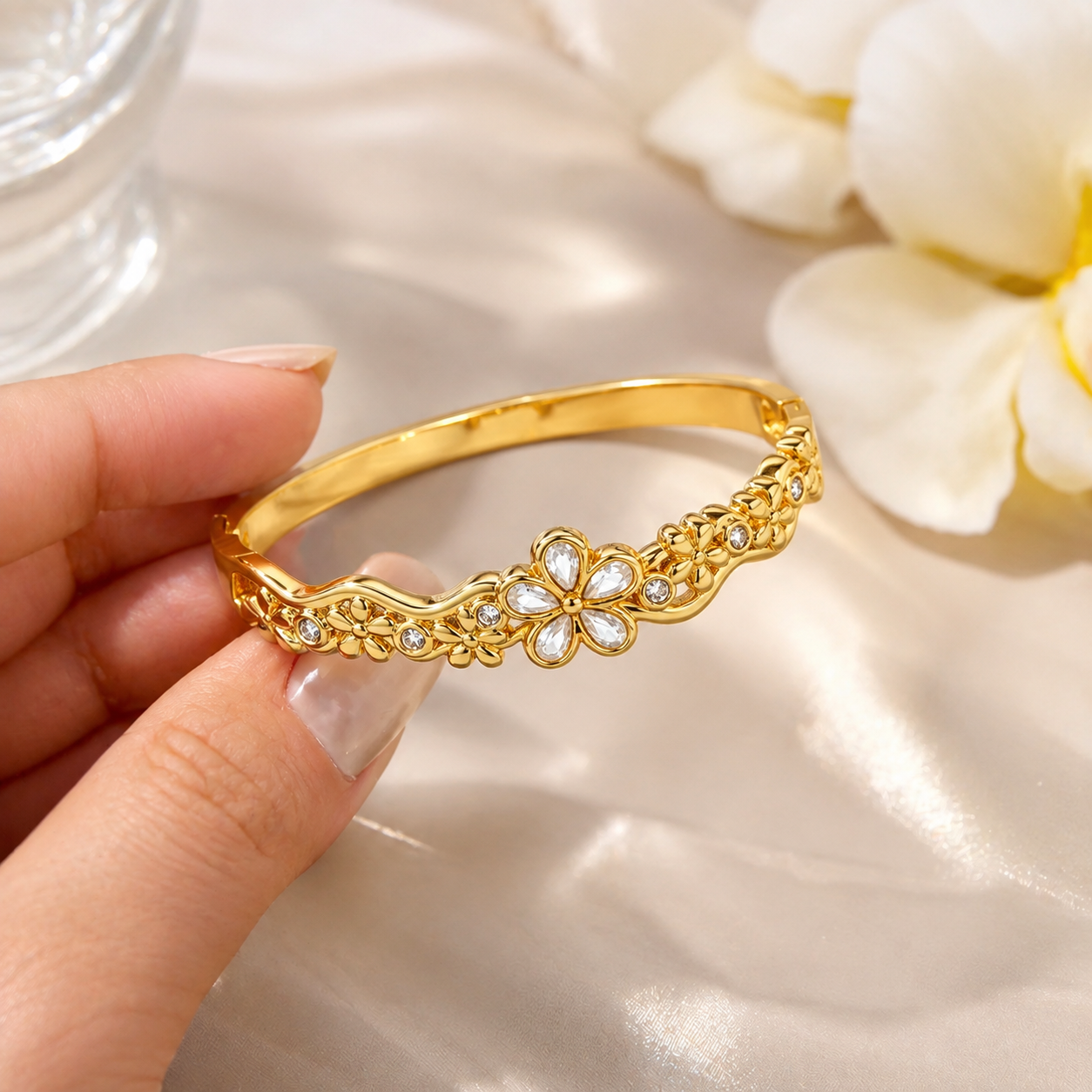 Daisy Flower Gold Cuff