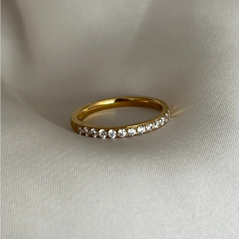 Sufiana Sleek Diamond Band Ring