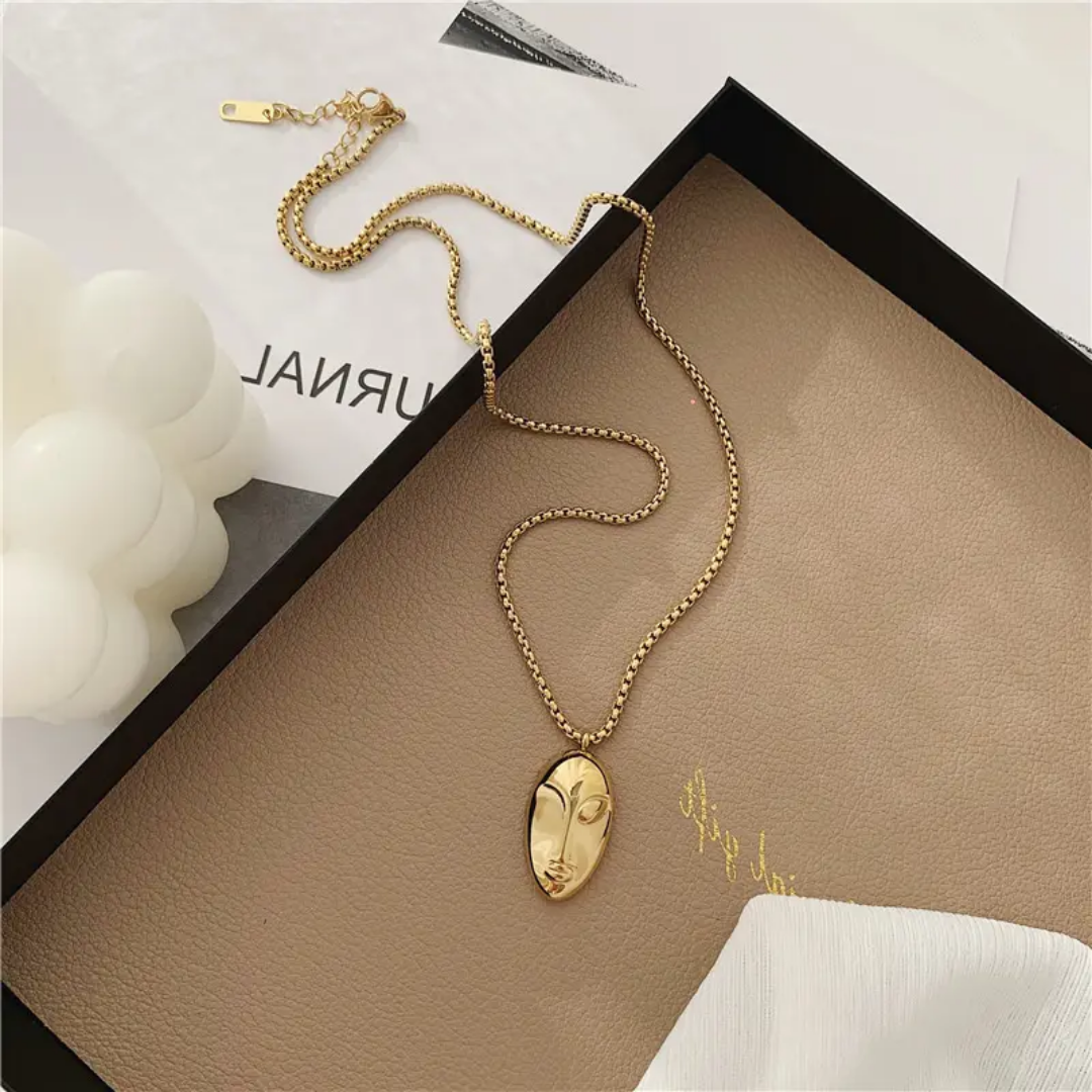 Face off Gold Necklace✨