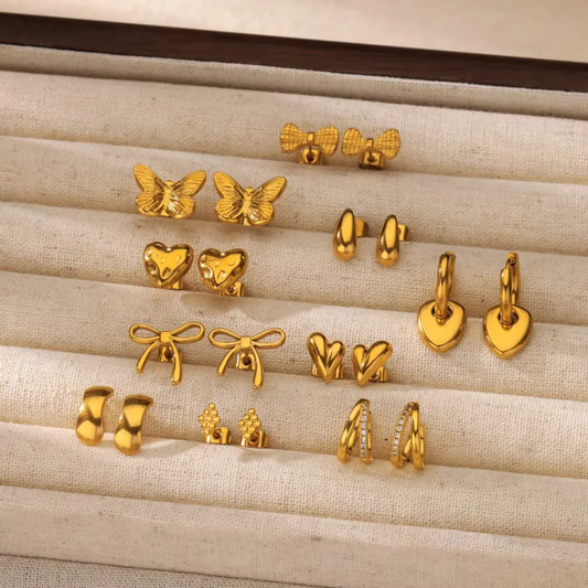 Qira Small Bow Earrings