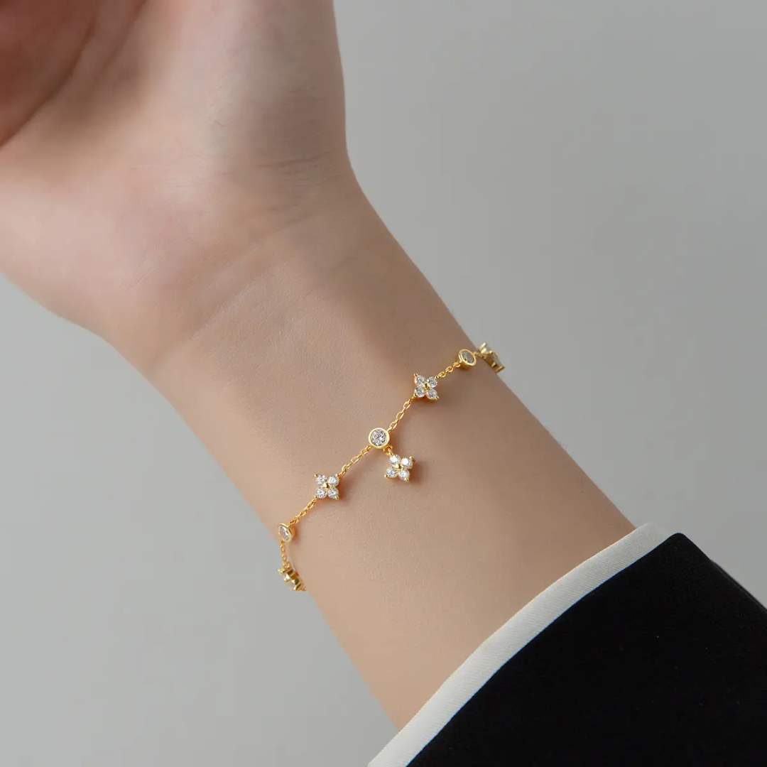 Gul Flower Dainty Bracelet