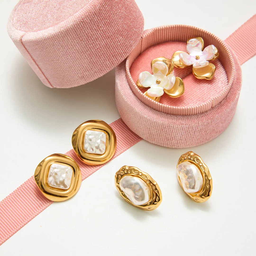 Minaz Pearl Square Studs