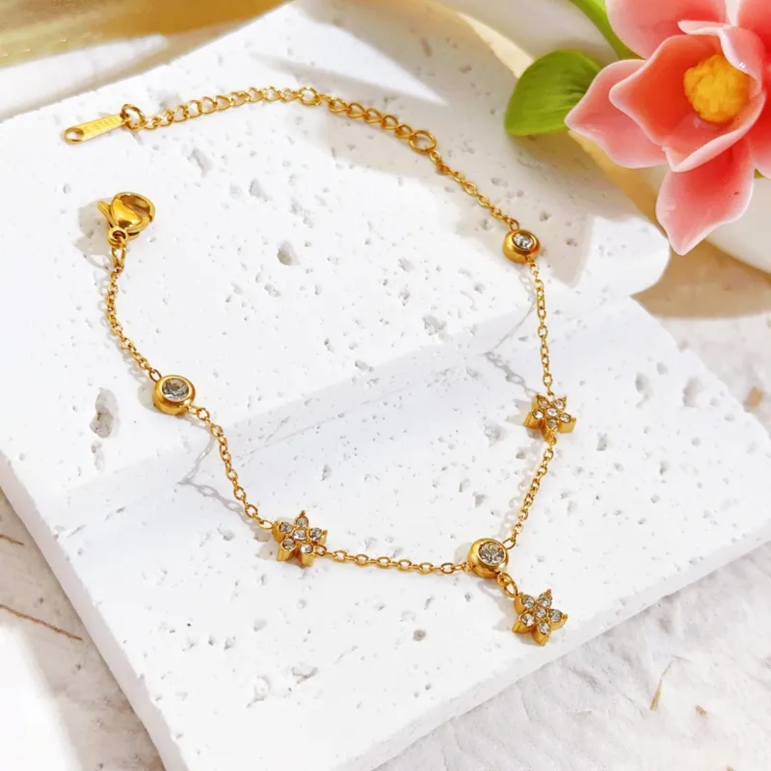 Gul Flower Dainty Bracelet