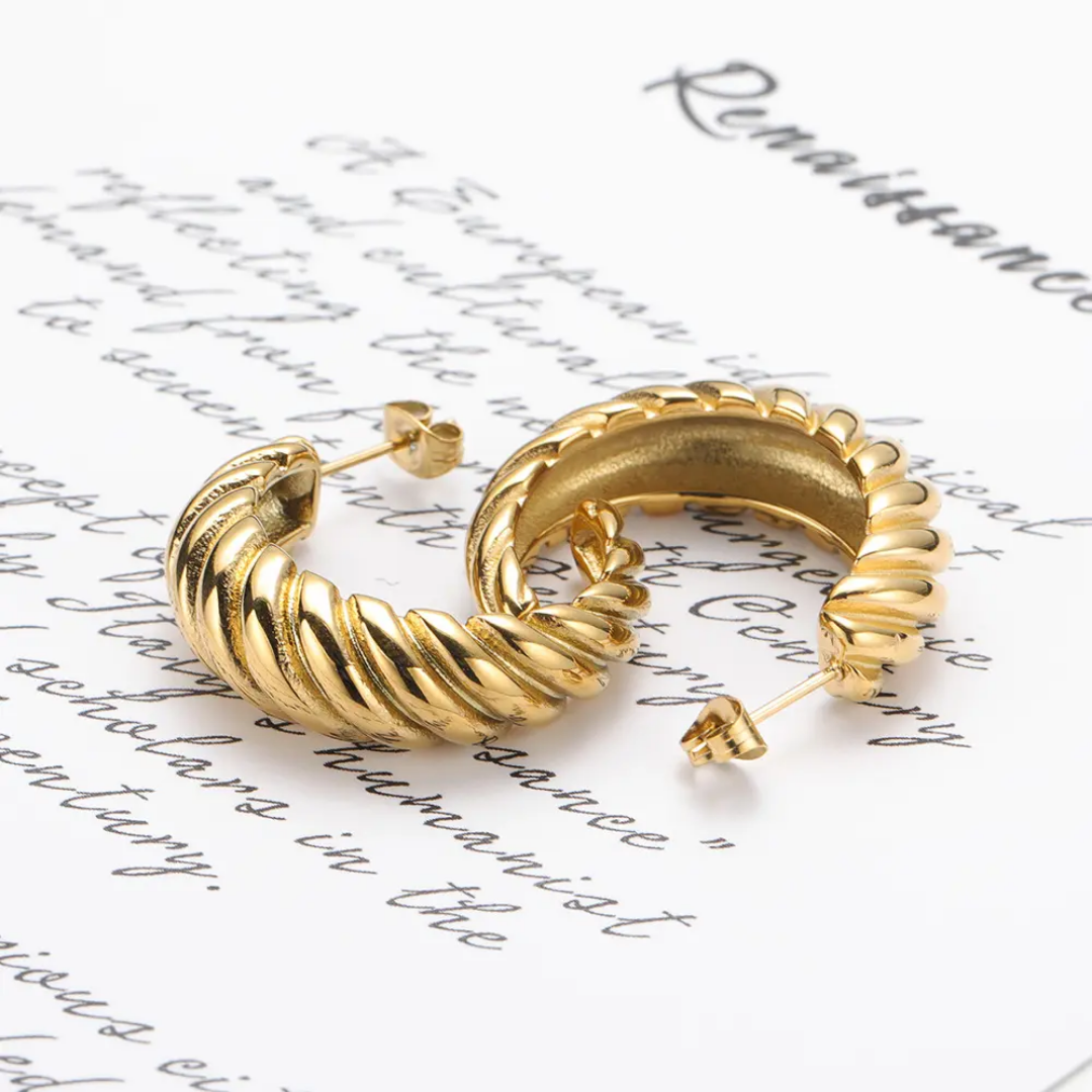 Joho Twisted Crossiant Hoops