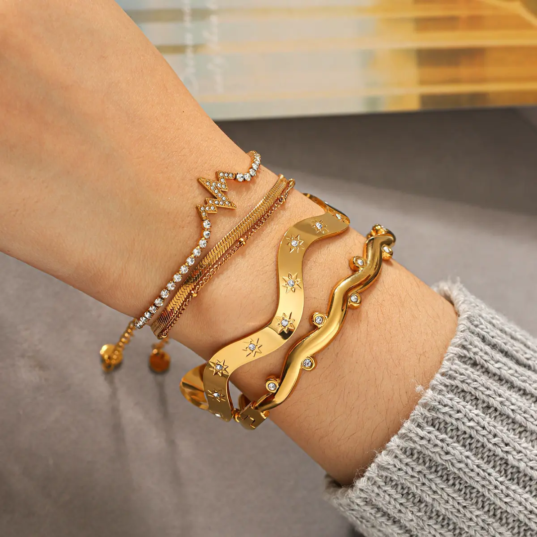 Evaki Wave Gold Cuff✨
