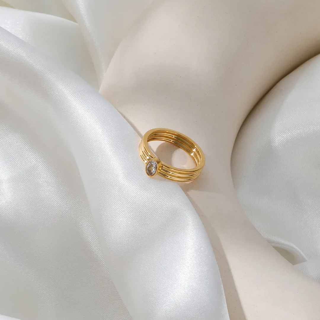 Sania Oval Diamond Gold Ring