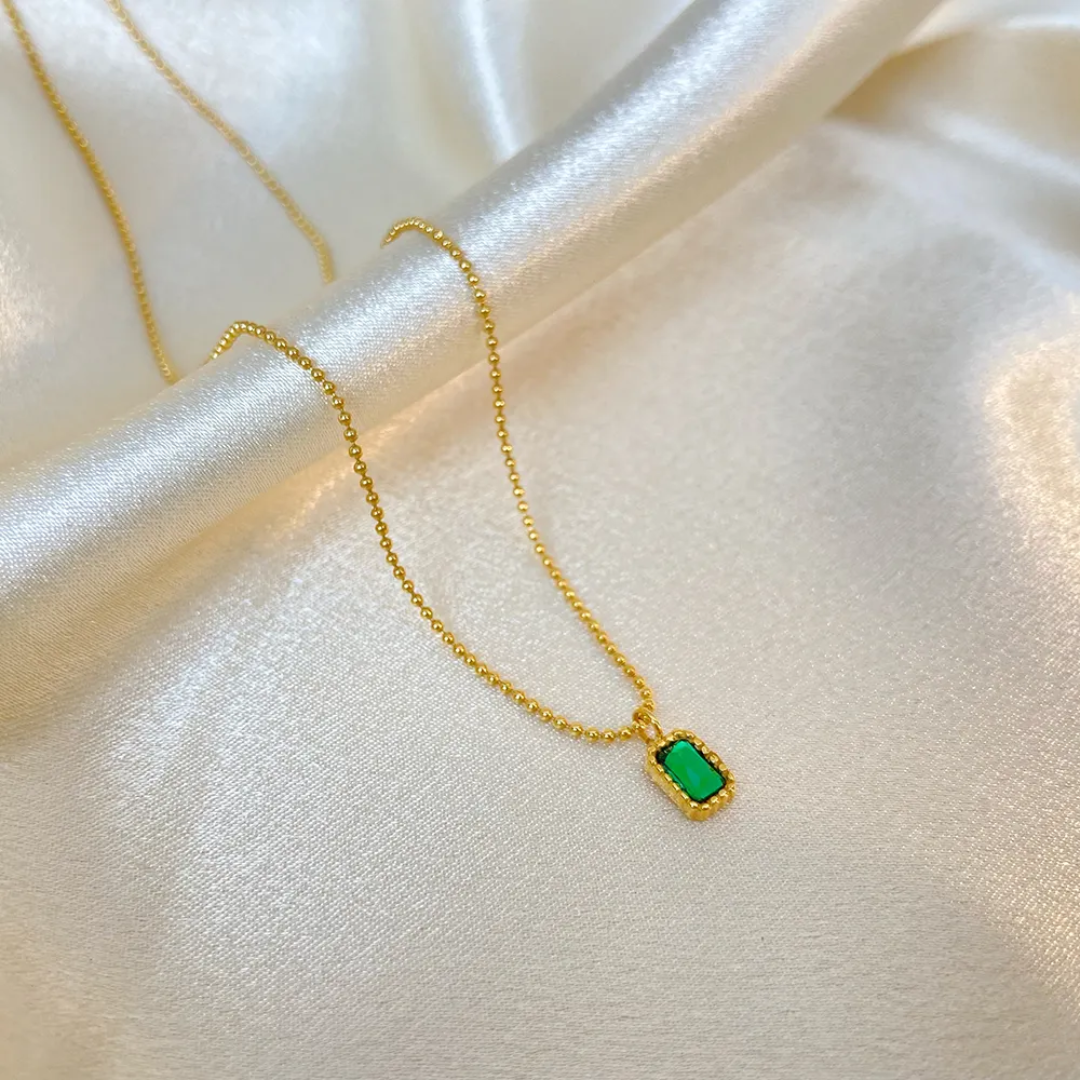 Mini Ema Emerald Necklace