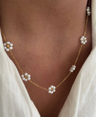 Rubia White Flower Necklace