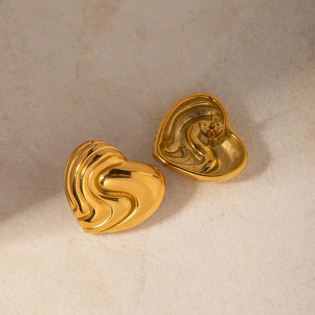 Wavy Heart Gold Studs❤️