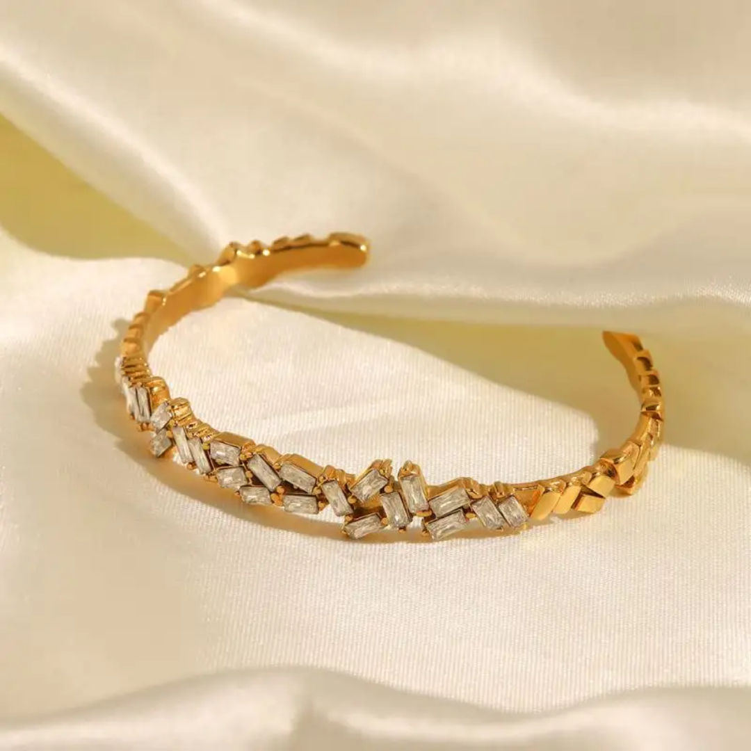 Toshi Diamond Gold Cuff✨