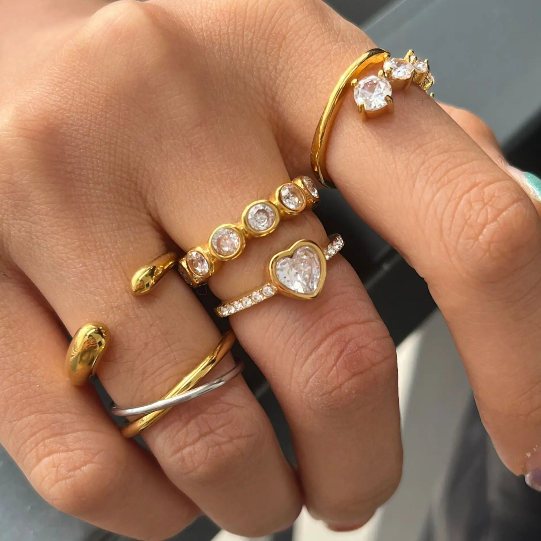 Winey Heart Solitaire Ring