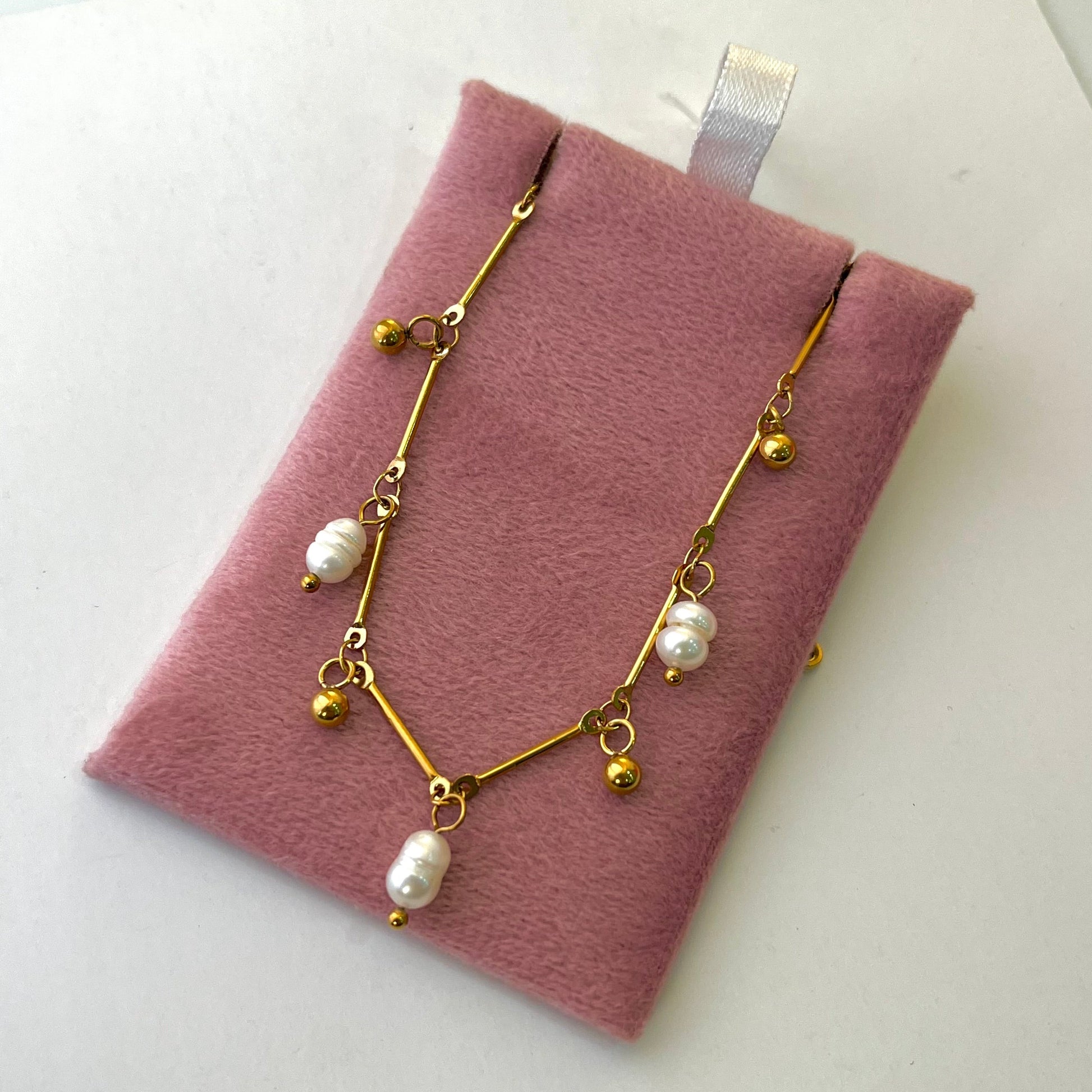 Ishani Pearl Hanging Necklace