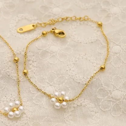 Belrie Daisy Flower Bracelet