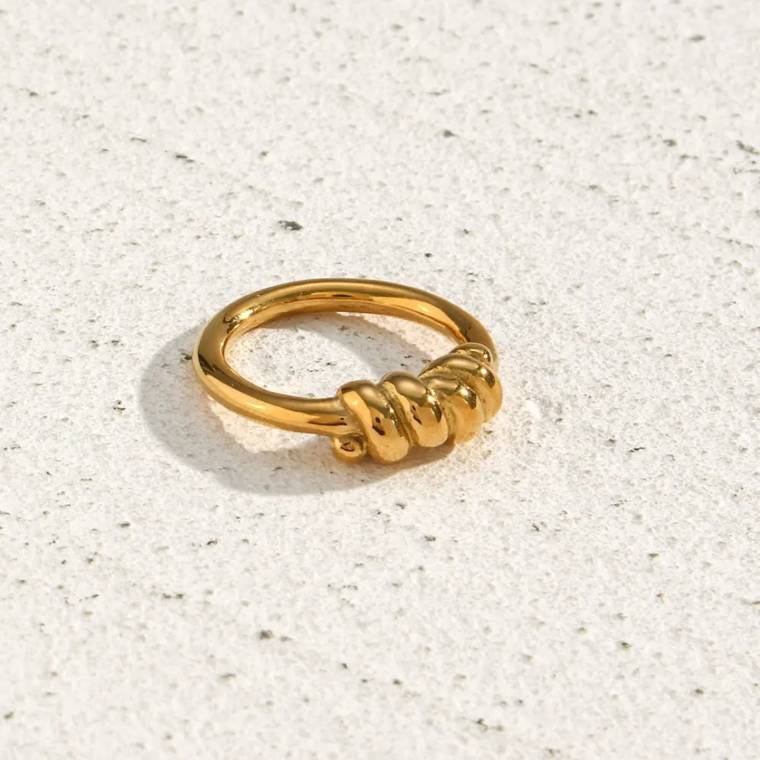 Pebble Twisted Gold Ring