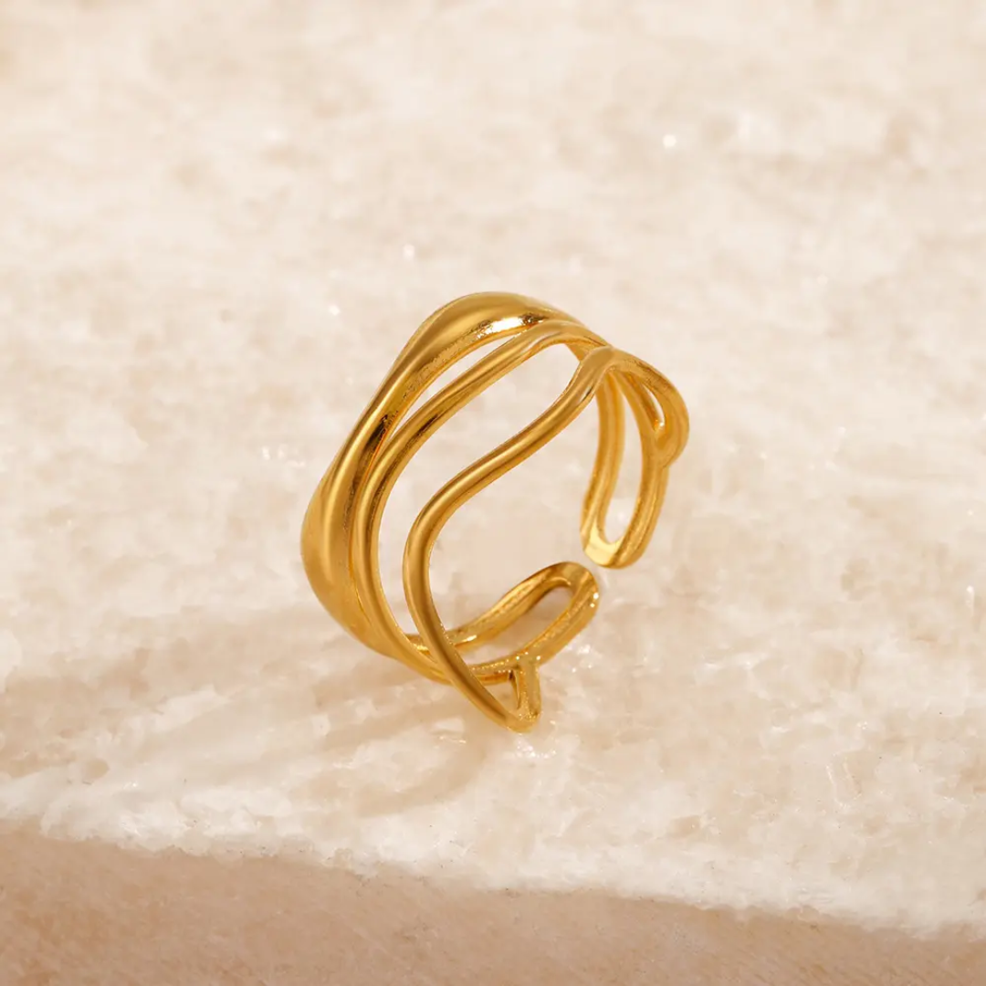 Bobbie Wavy Ring