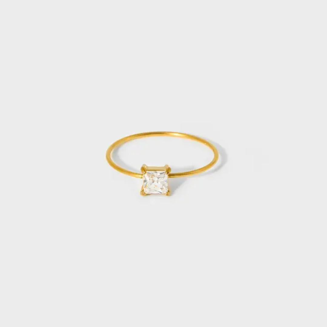 Diana Solitaire Gold Rings