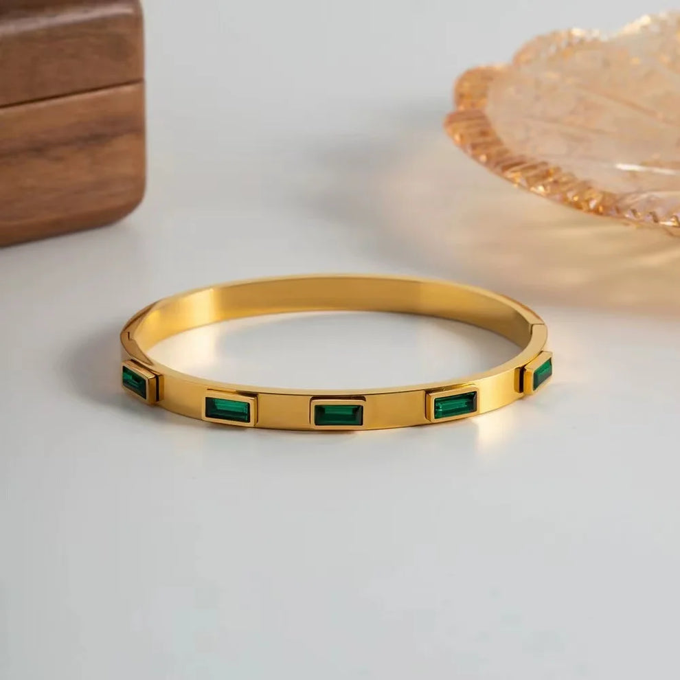 Rihu Green Stone Cuff