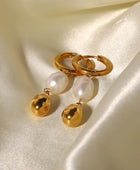 Vizi Pearl Gold Danglers