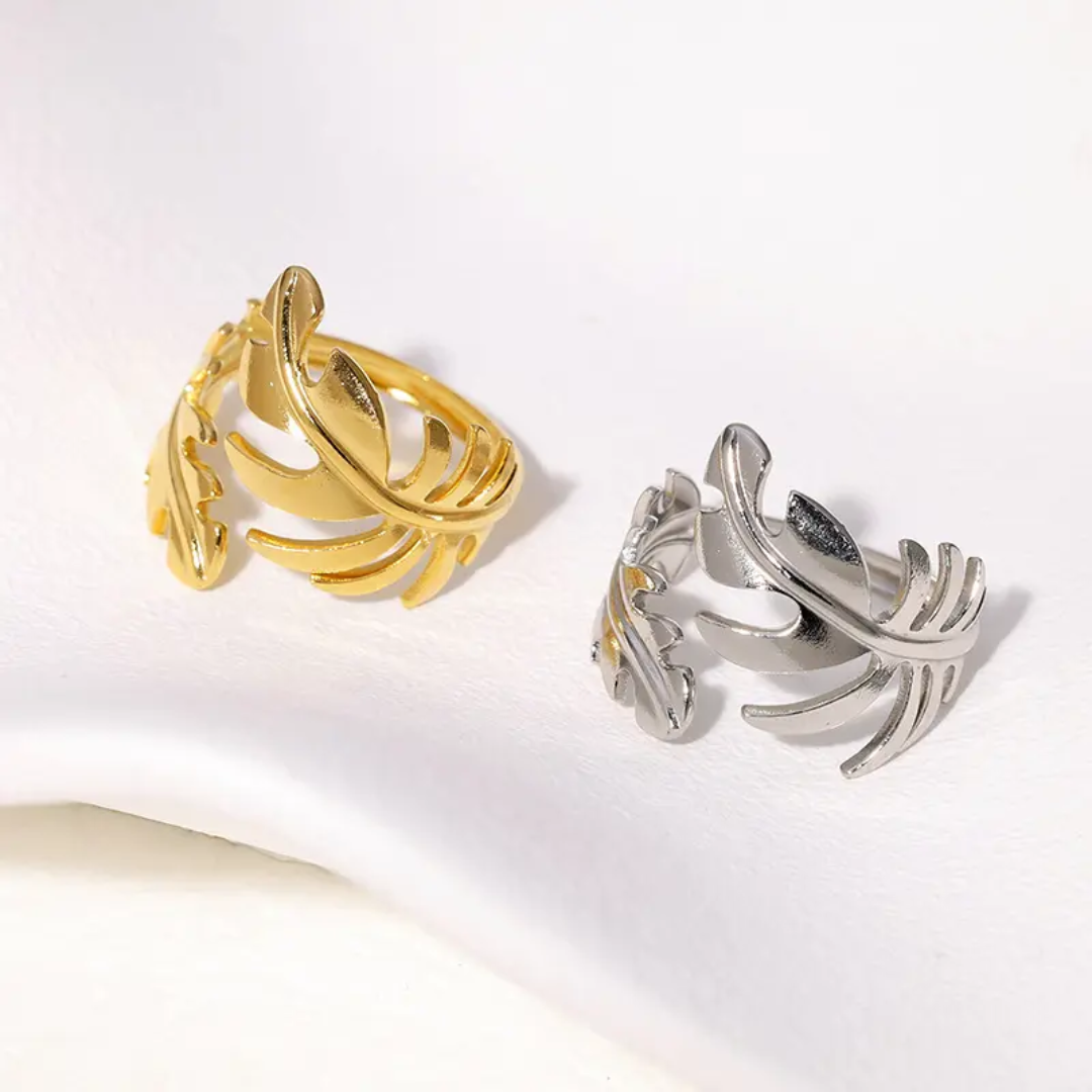 Guiri Leaf Gold Ring