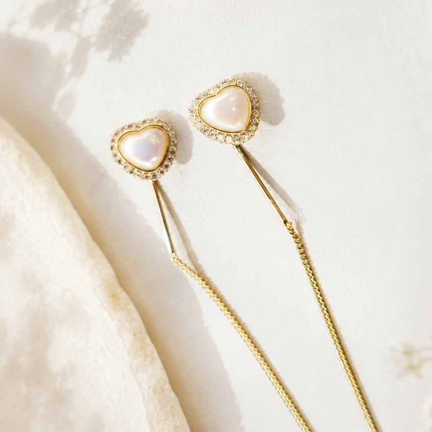 Madonna Sui Dhaga Heart Earrings