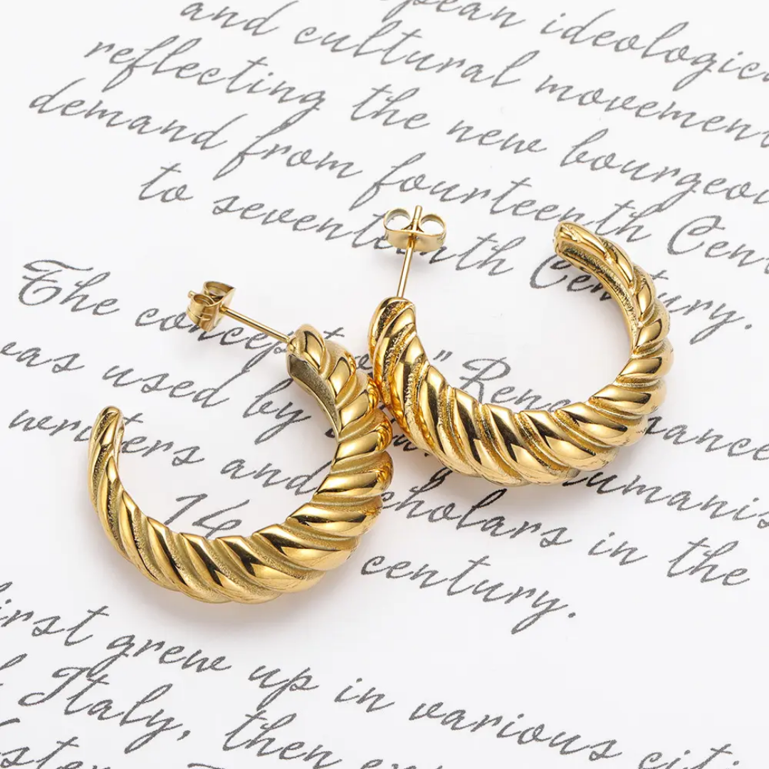 Joho Twisted Crossiant Hoops