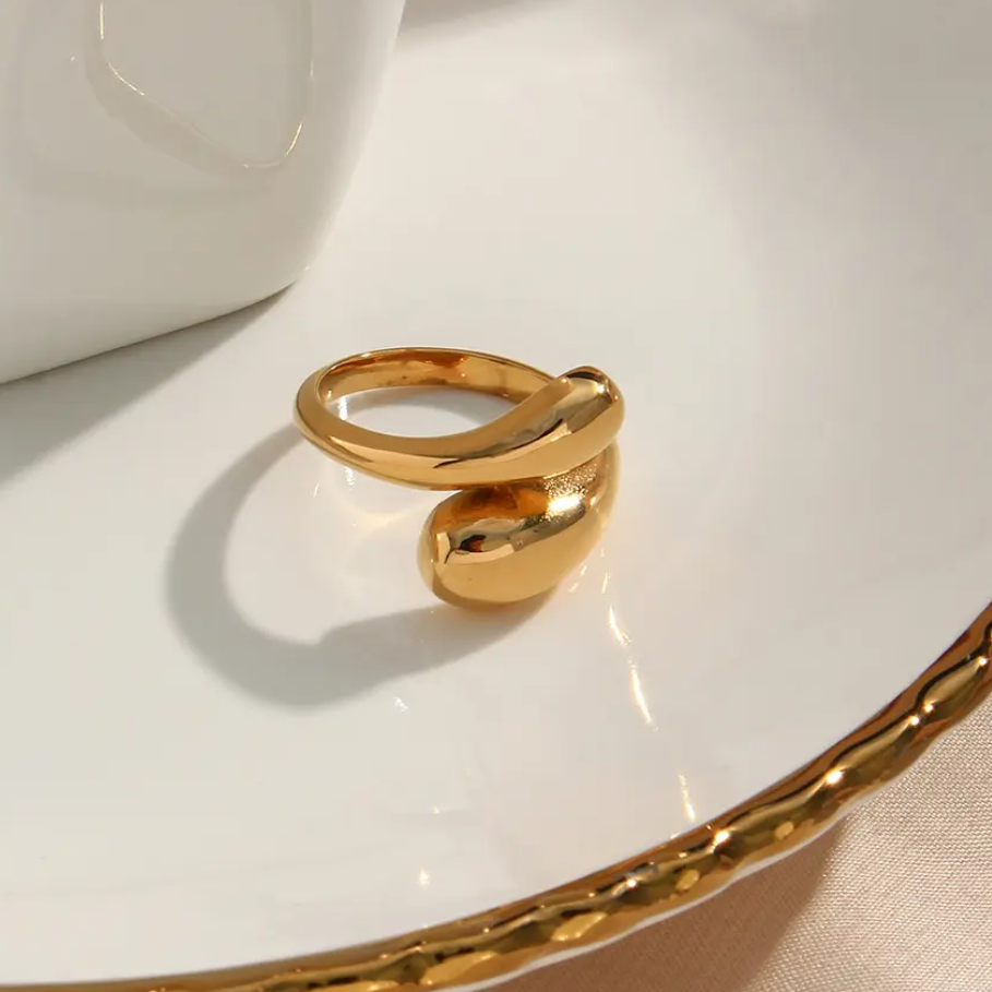 Orlina Twisted Gold Ring