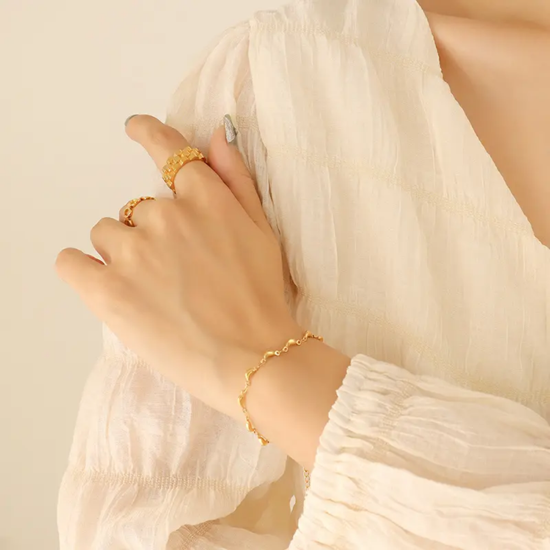 Porechi Minimal Gold Bracelet❤️