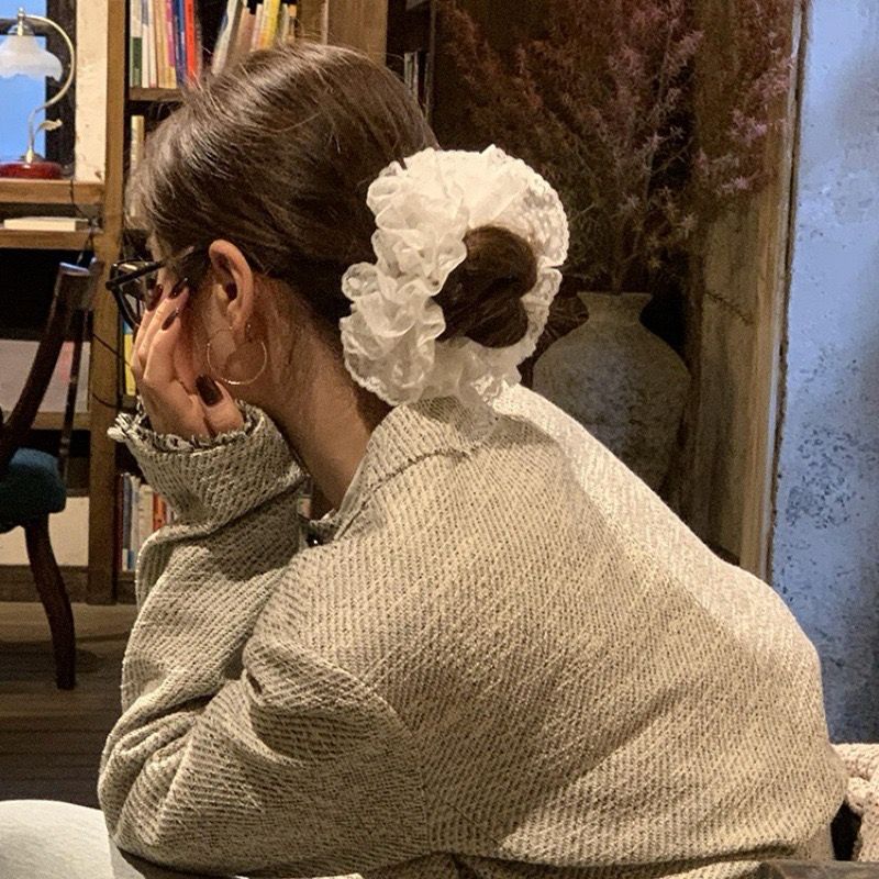 Snowberry Ruffle Scrunchies