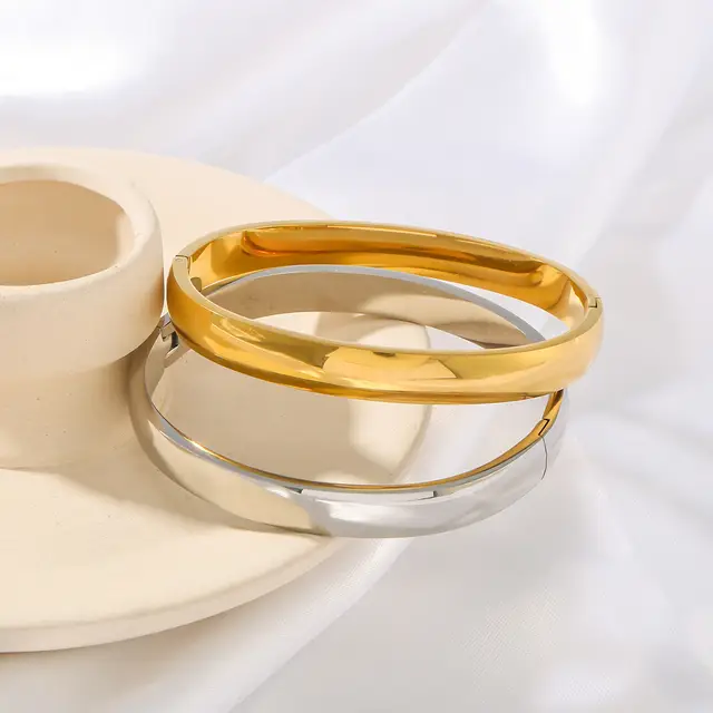 Dare To Be Gold Plain Cuffs