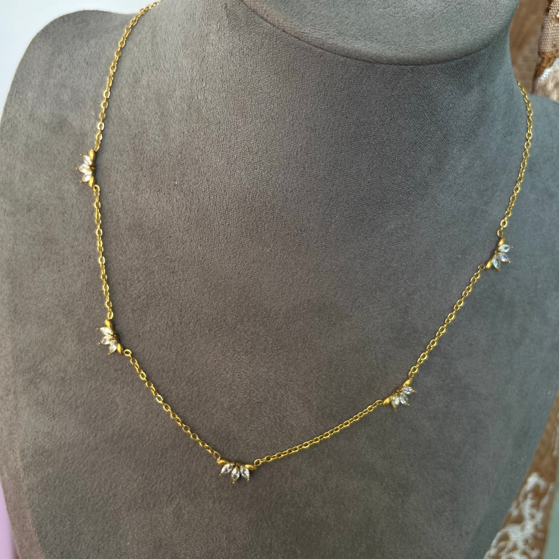 Starley Diamond Leaf Necklace