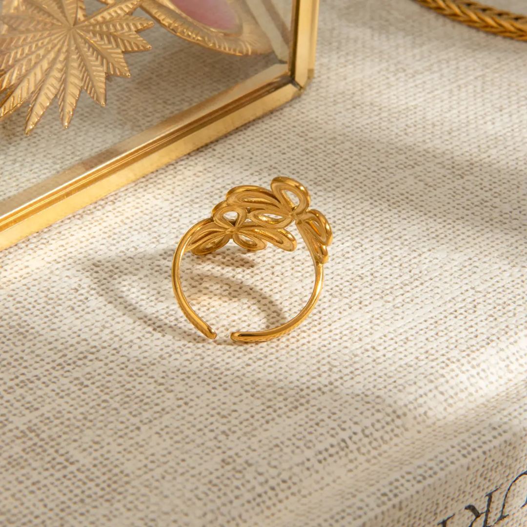 Wezi Flower Gold Ring