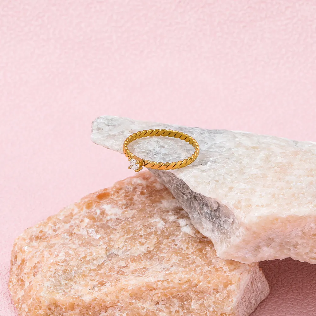 Anasa Minimal Solitaire Ring