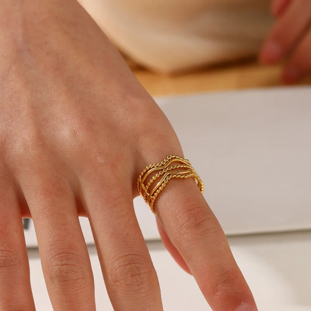 Kashi Wave Gold Ring