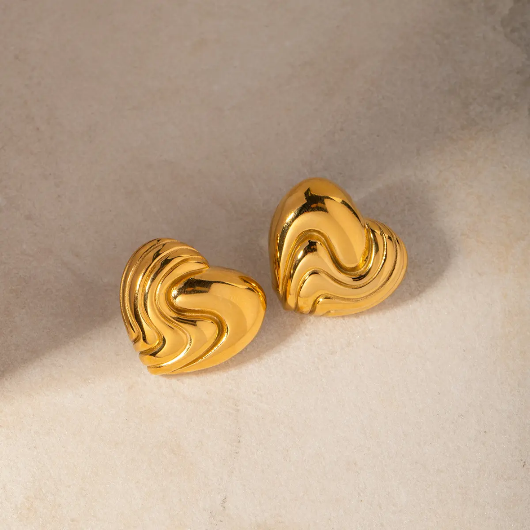 Wavy Heart Gold Studs❤️