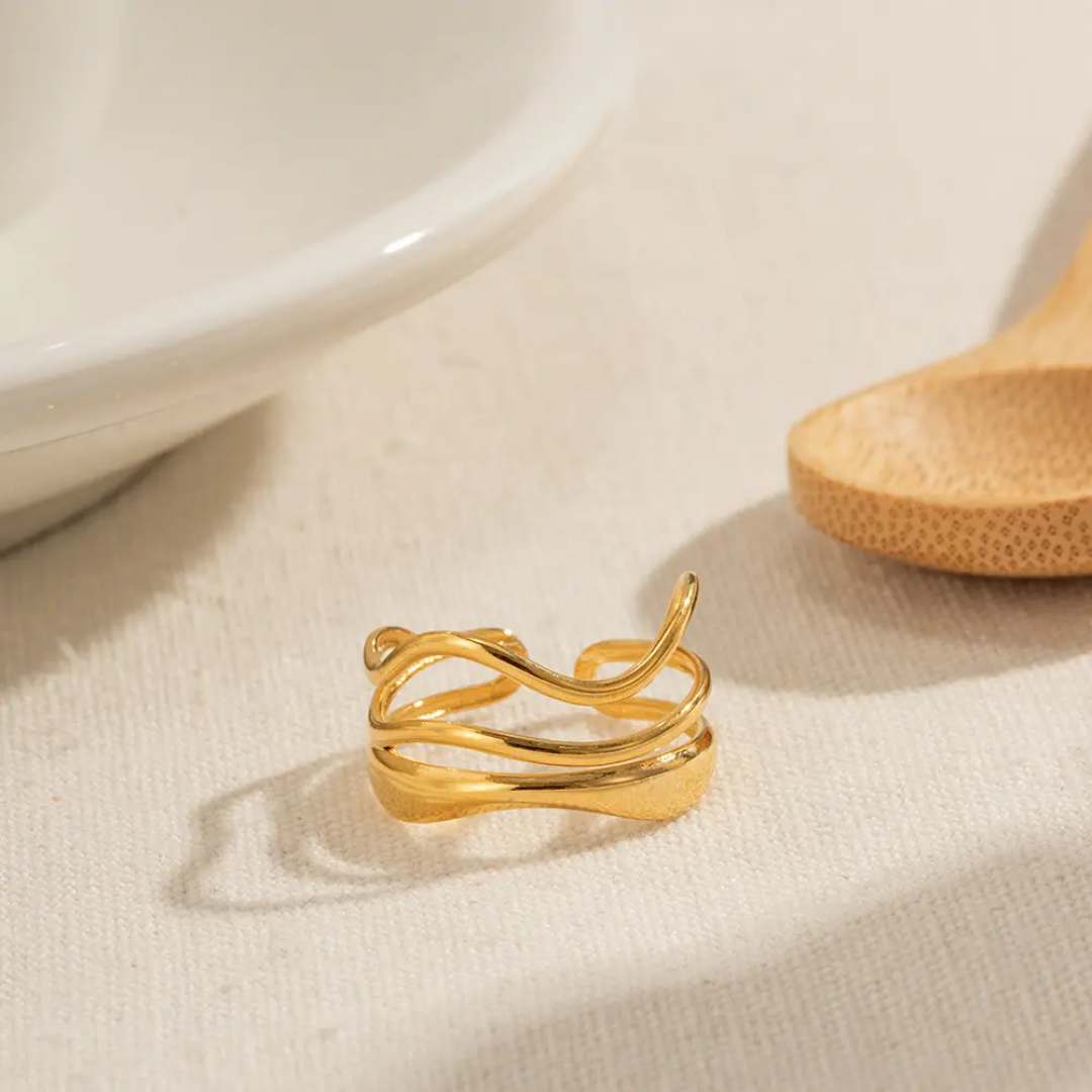 Bobbie Wavy Ring