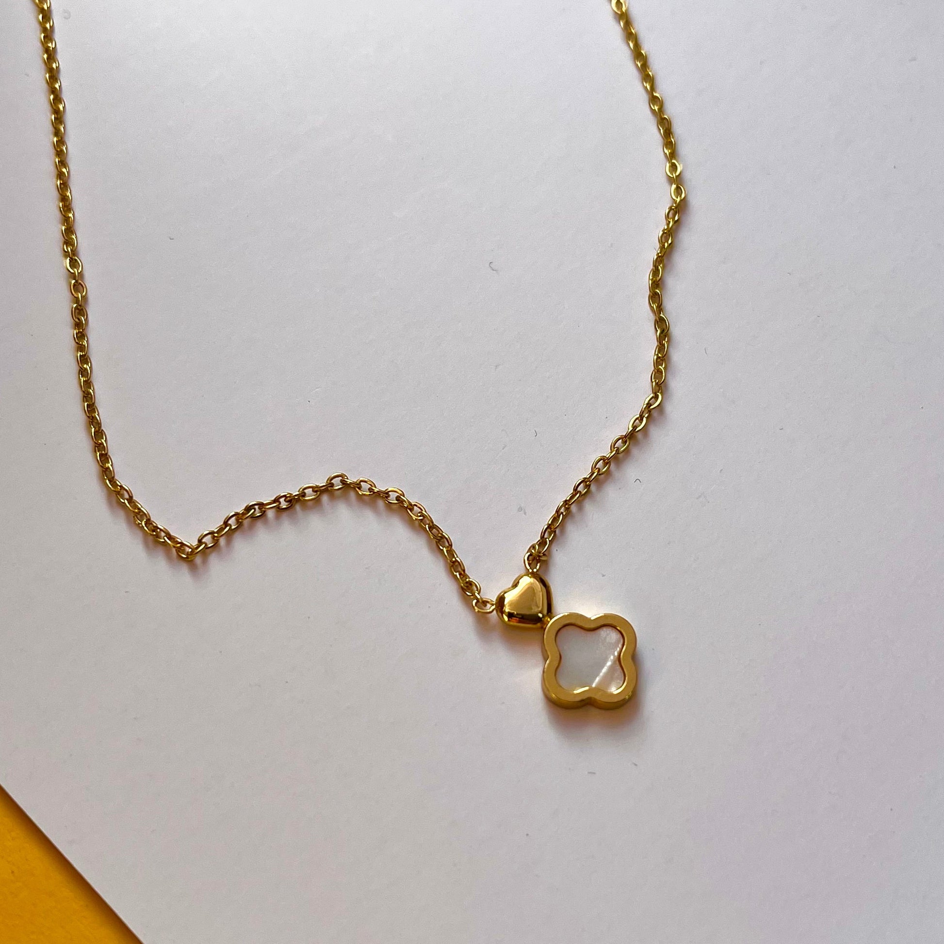 Minnie White Clover Necklace