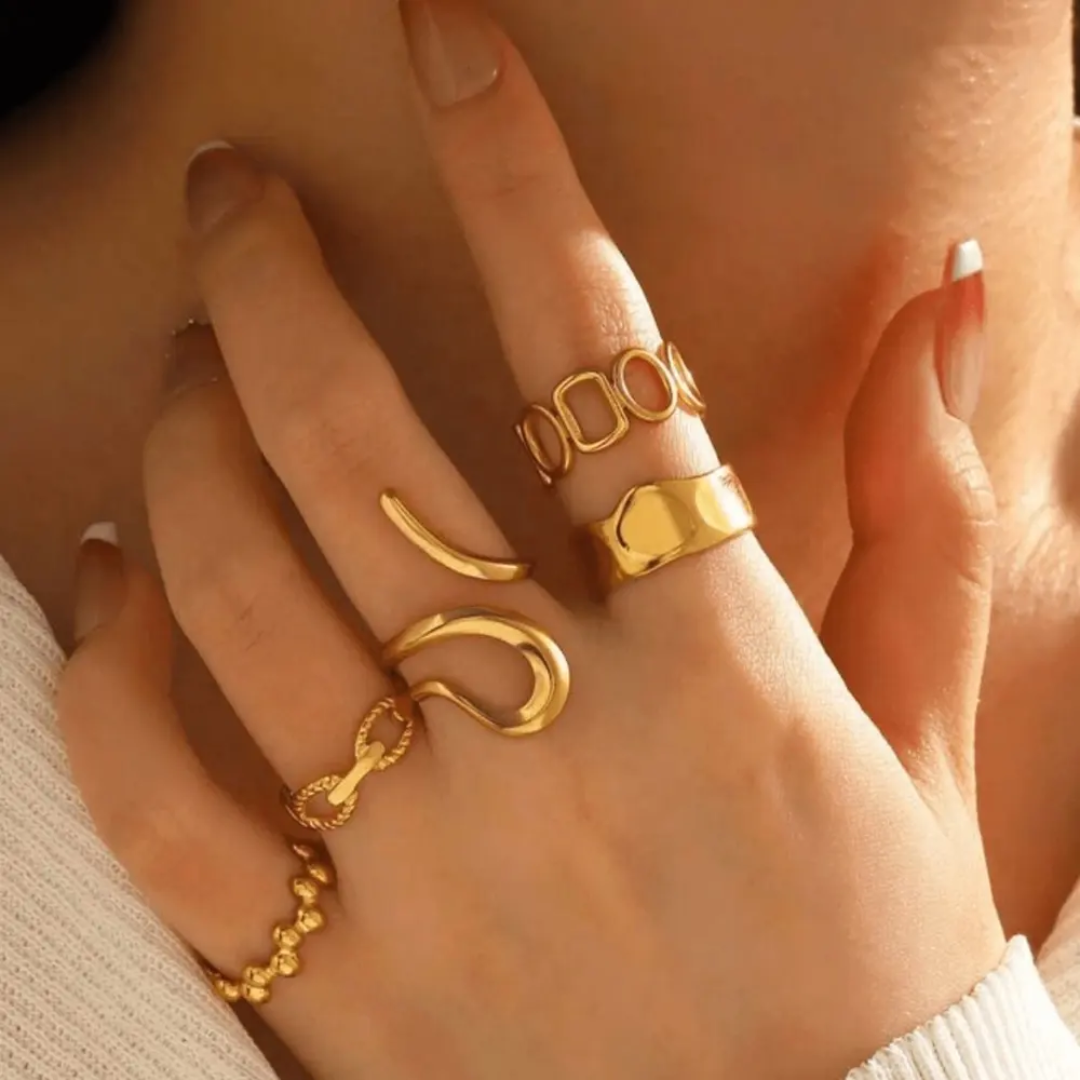 Nira Gold Ring