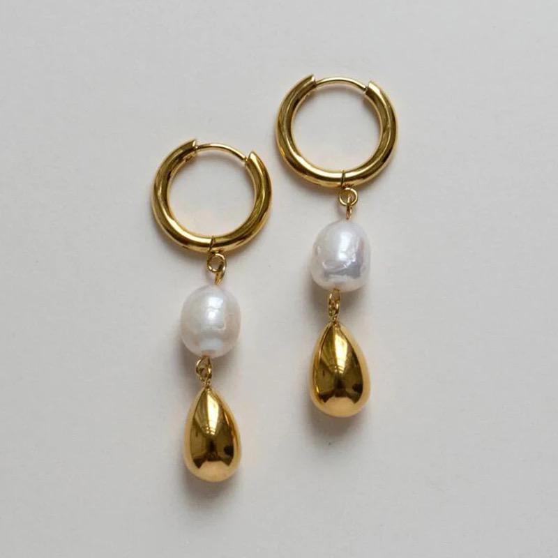 Vizi Pearl Gold Danglers