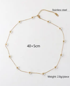 Rubia White Flower Necklace