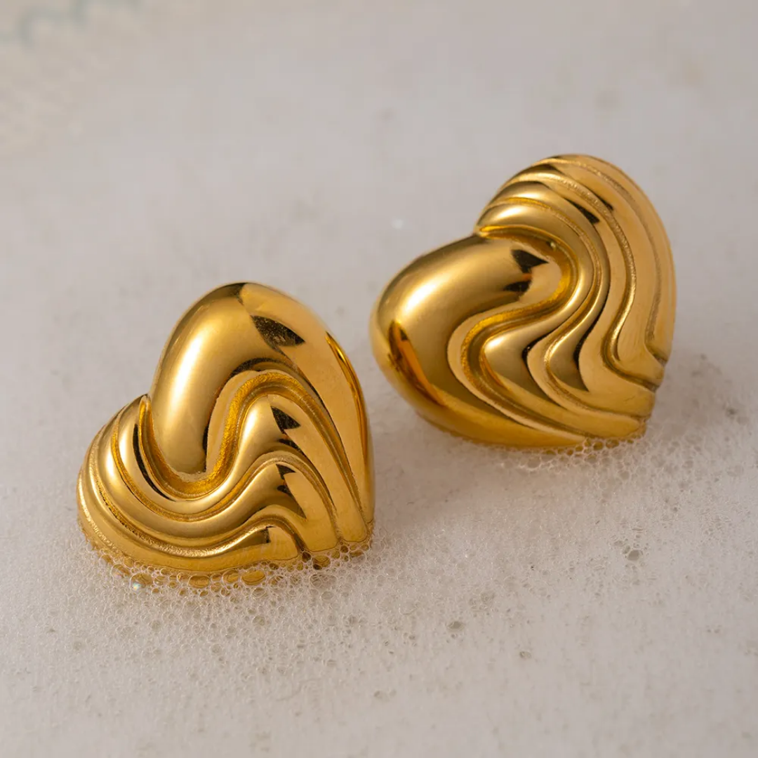 Wavy Heart Gold Studs❤️