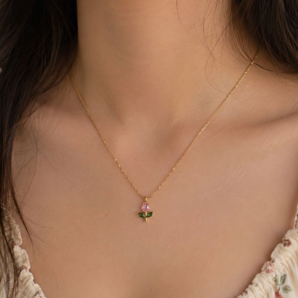 Little Tulip Diamond Necklaces