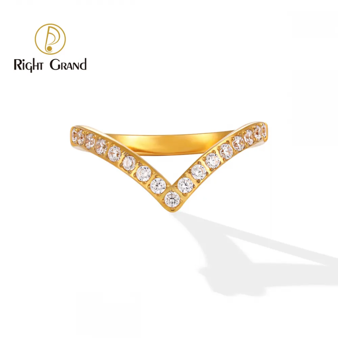 Saki Diamond V shape Ring