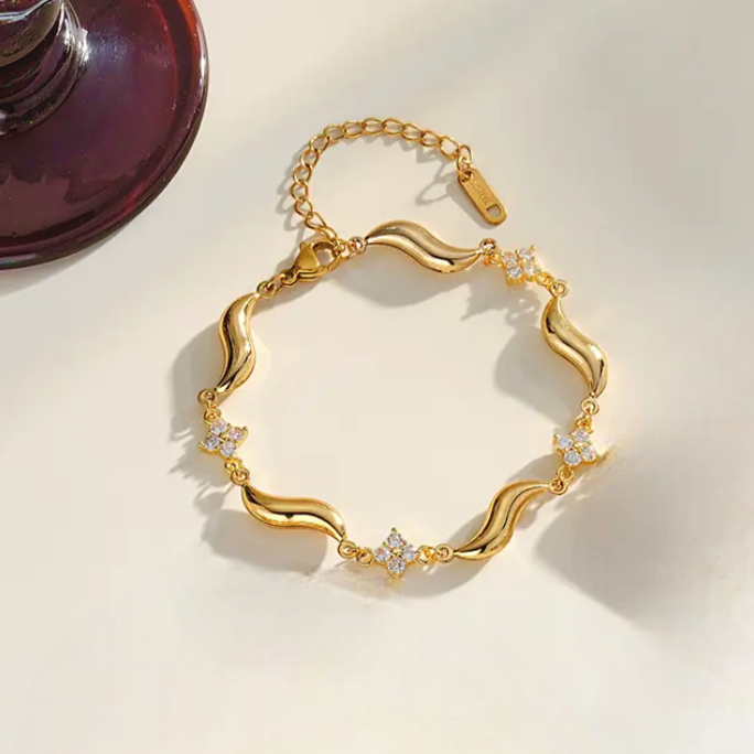 Clevi Clover Wavy Bracelet