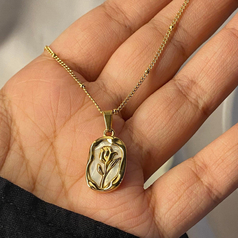 Rosiwine Gold Necklace