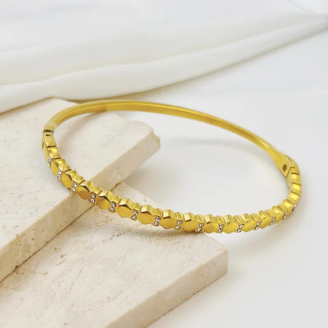 Cubia Gold Sleek Cuff