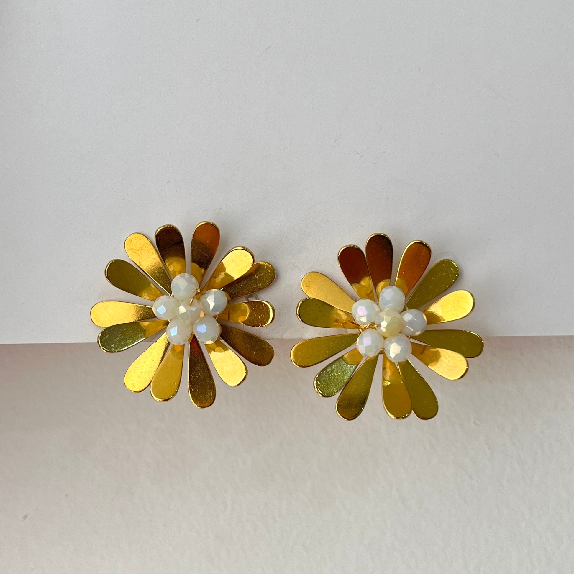 Averi Pearl Flower Earrings