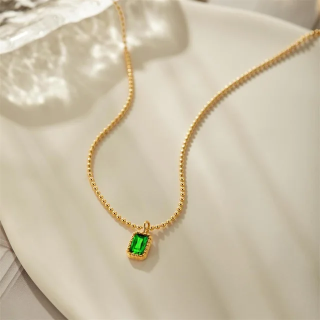 Mini Ema Emerald Necklace
