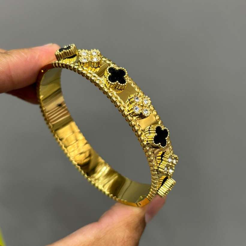Moonlight Clovy Gold Cuff✨